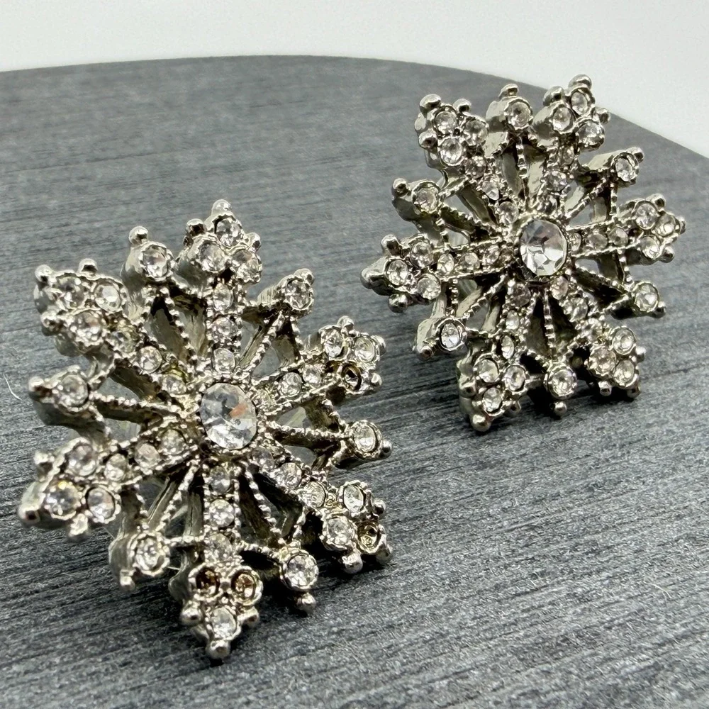 Silver Tone Clear Rhinestone Snowflake Stud Earrings Christmas Celestial Gift